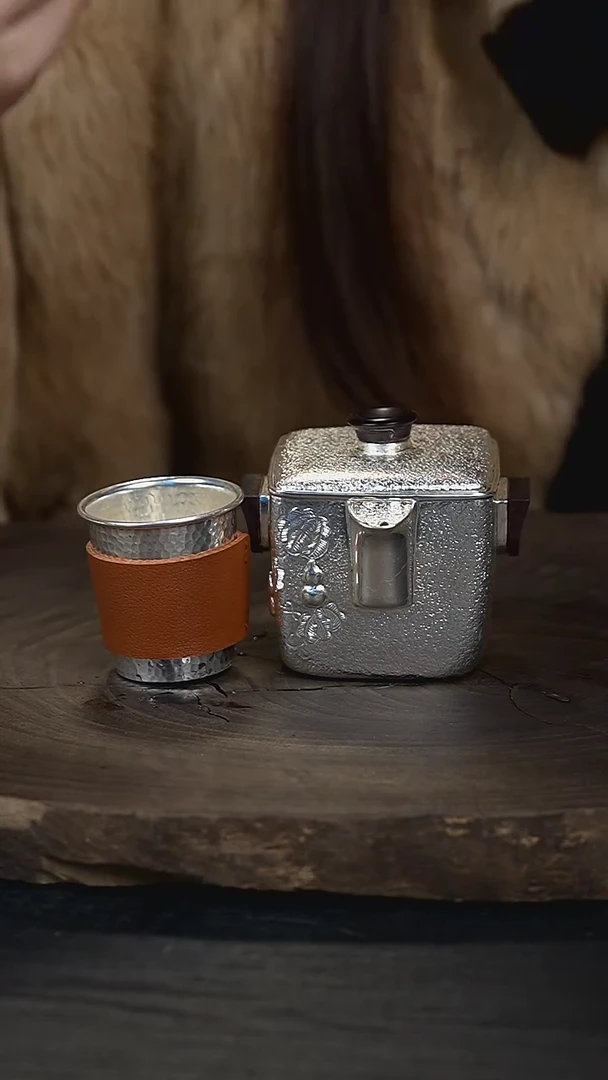 【闪购商品】1手工葫芦手抓银壶+配1银杯