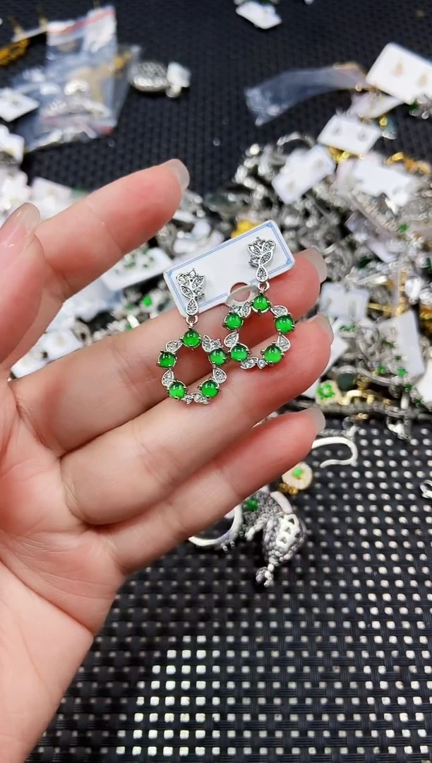 翡翠未镶嵌耳饰1111111111