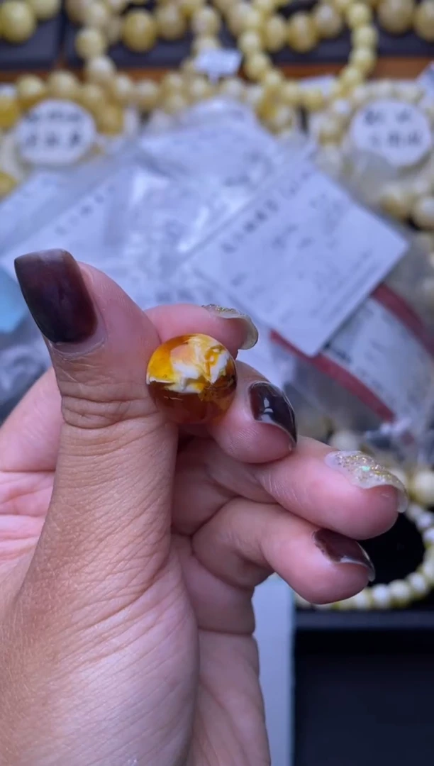 裸石琥珀未镶嵌星筠珠宝24