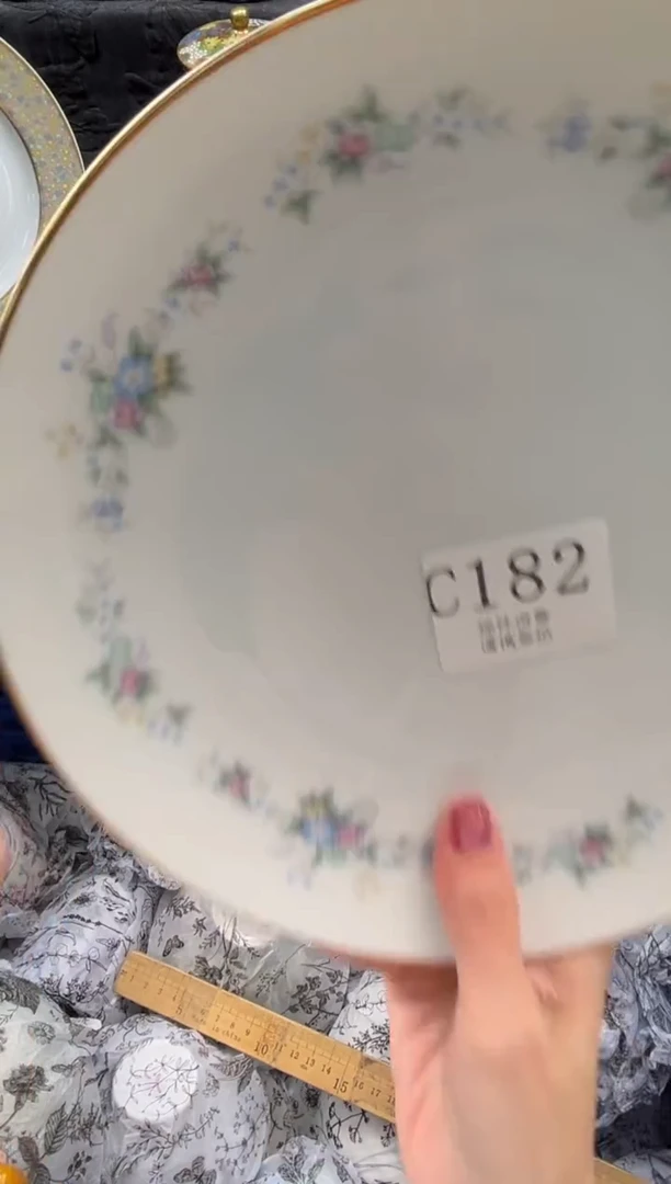 瓷片林****英       C182