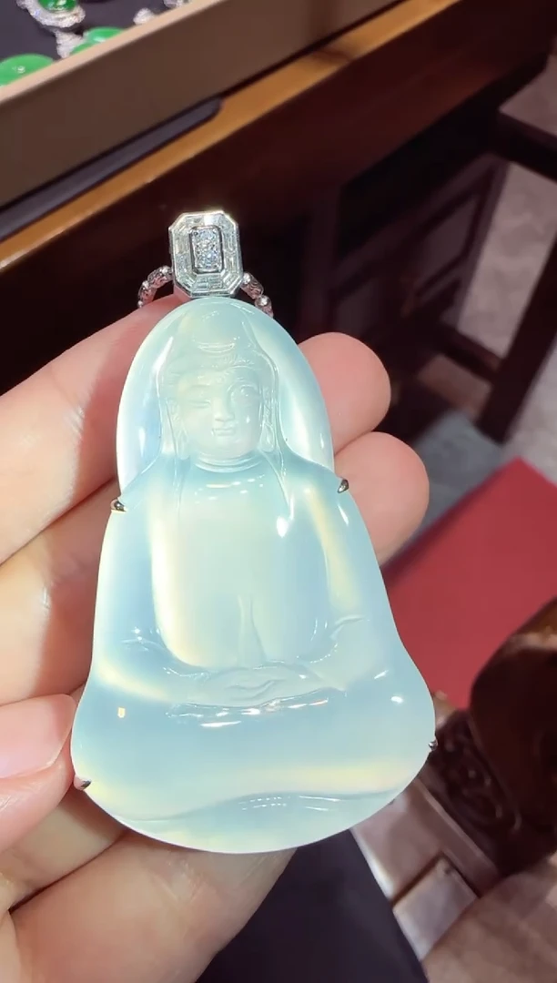 【闪购商品】翡翠吊坠(不含链)18K金镶嵌观音