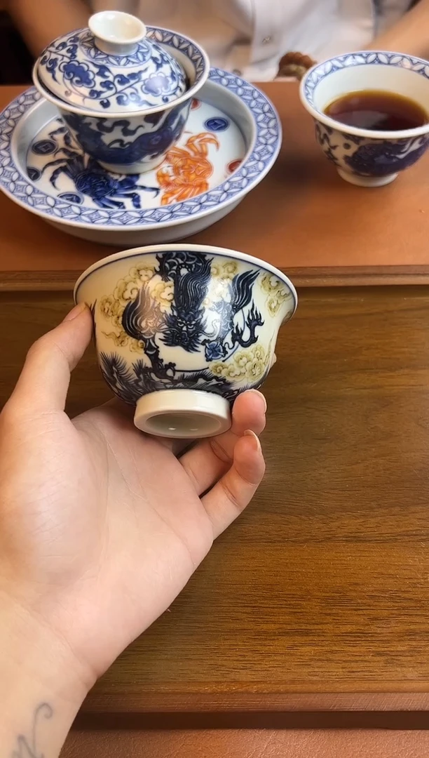 问青坊纯手工手绘青花釉里金龙纹柴窑压手杯