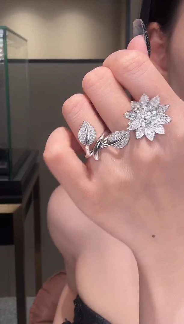 铂Pt950镶嵌戒指钻石莲花戒指【拍下备注圈口】