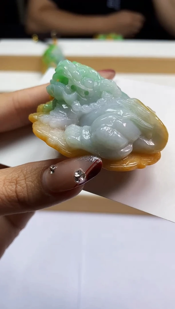 翡翠未镶嵌颈饰翡翠A货