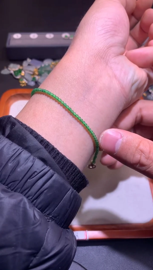 【闪购商品】翡翠吊坠(不含链)未镶嵌1