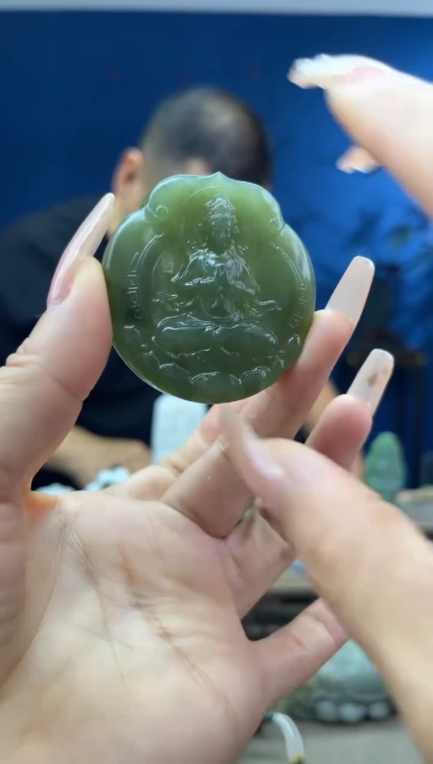 和田玉未镶嵌颈饰1