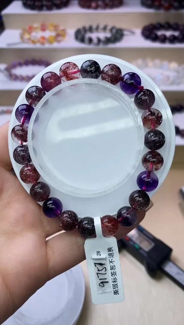 【闪购商品】水晶手链未镶嵌黑加仑超七9m+