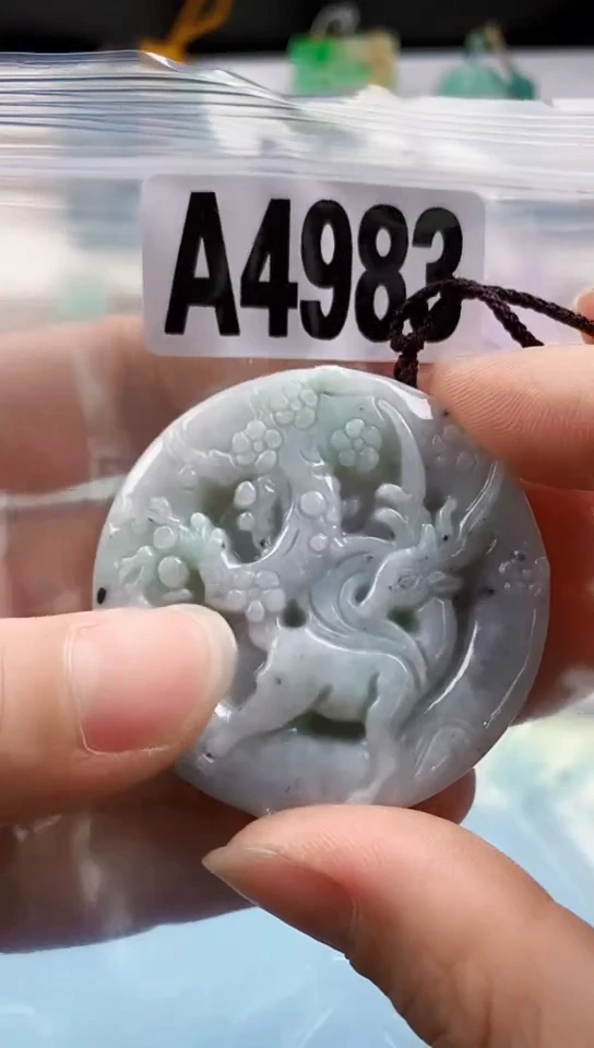 翡翠未镶嵌颈饰天然翡翠吊坠挂件