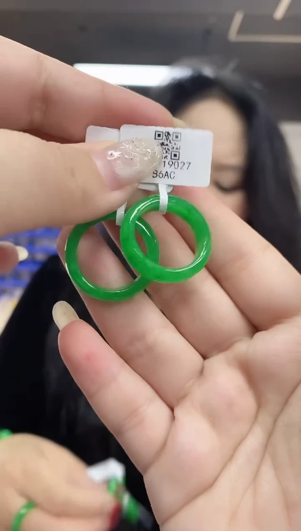 【闪购商品】翡翠戒圈未镶嵌多样性发其一颜色微差