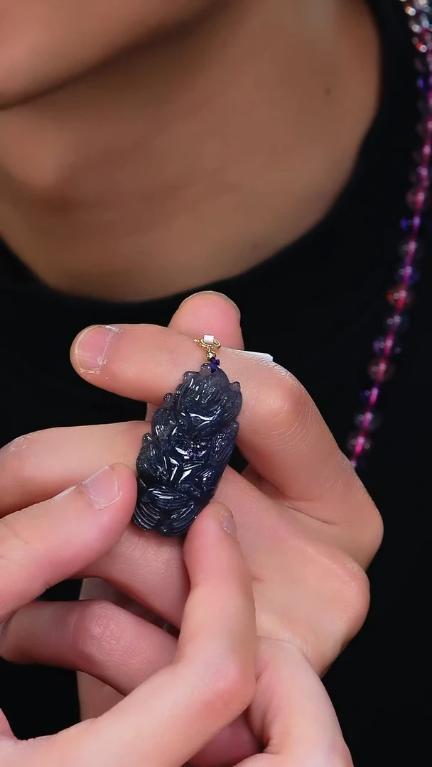 未镶嵌堇青石L004堇青石狐仙雕刻件多样性