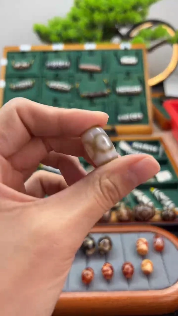 玛瑙/玉髓（覆膜）颈饰未镶嵌28.（微瑕随机发货）