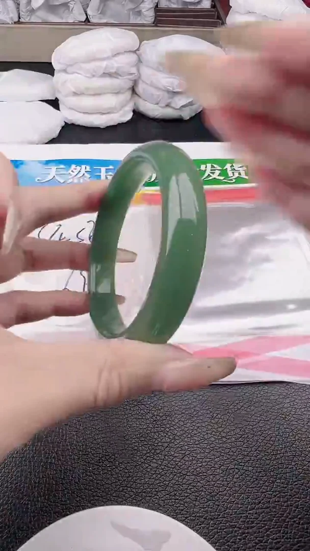 未镶嵌手镯石英质玉翠绿圈口56