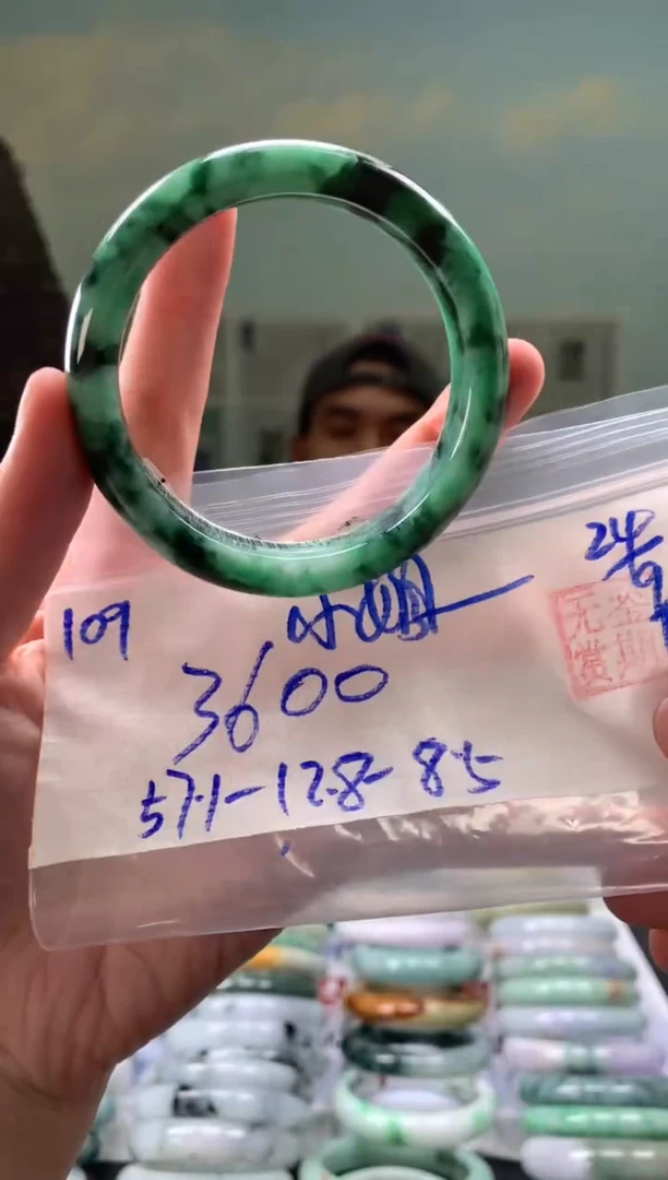 未镶嵌手镯翡翠小*姐翡翠手镯 下单联系小耳机#109