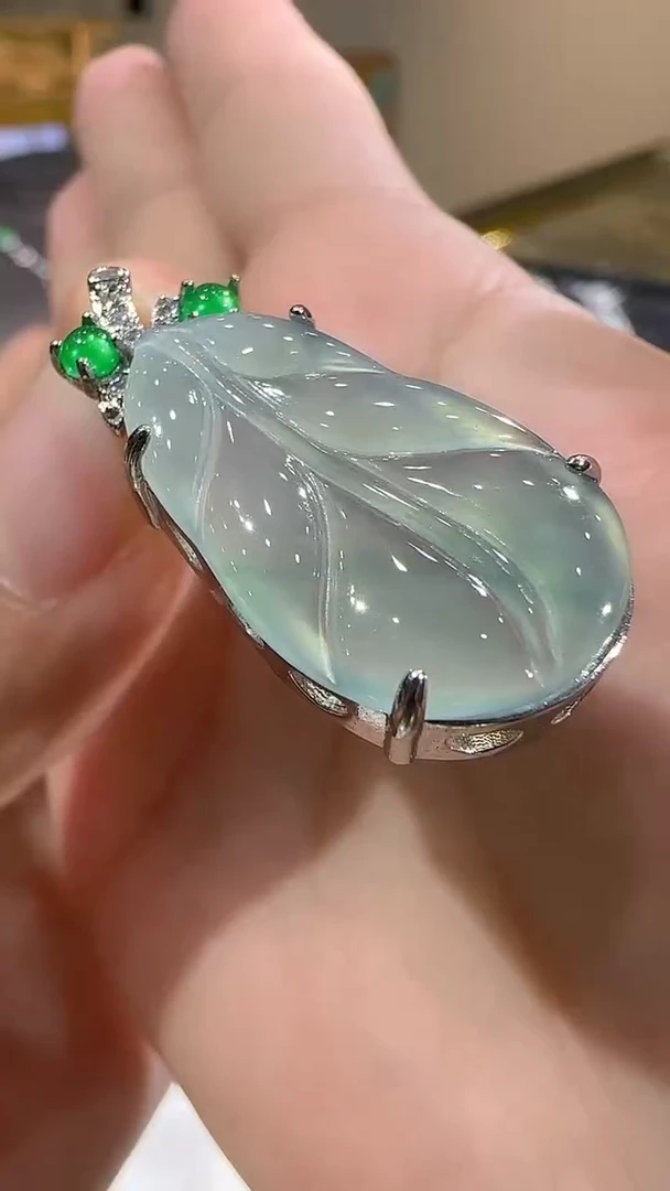 翡翠未镶嵌颈饰天然A货翡翠