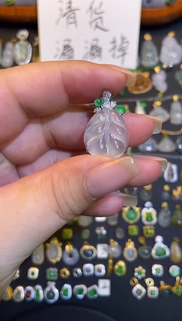 翡翠18K金镶嵌吊坠(不含链)1