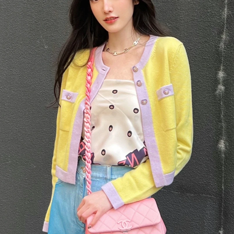 99新 Chanel/香奈儿 38码24C黄色拼淡紫色彩色双C钻扣圆领开衫