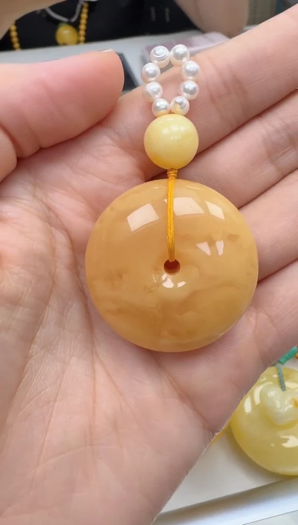 裸石琥珀未镶嵌如图