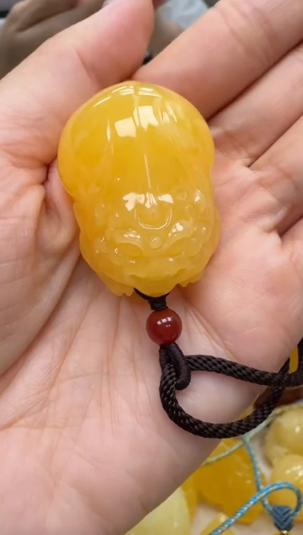 裸石琥珀未镶嵌如图