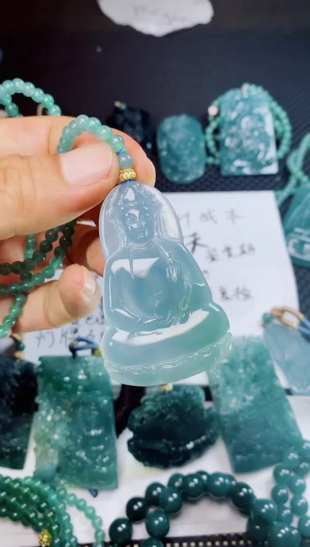 翡翠未镶嵌颈饰