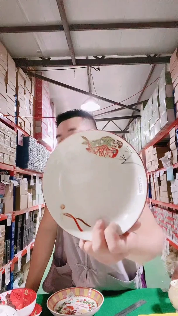 瓷片碗碟好物一件不留@@1