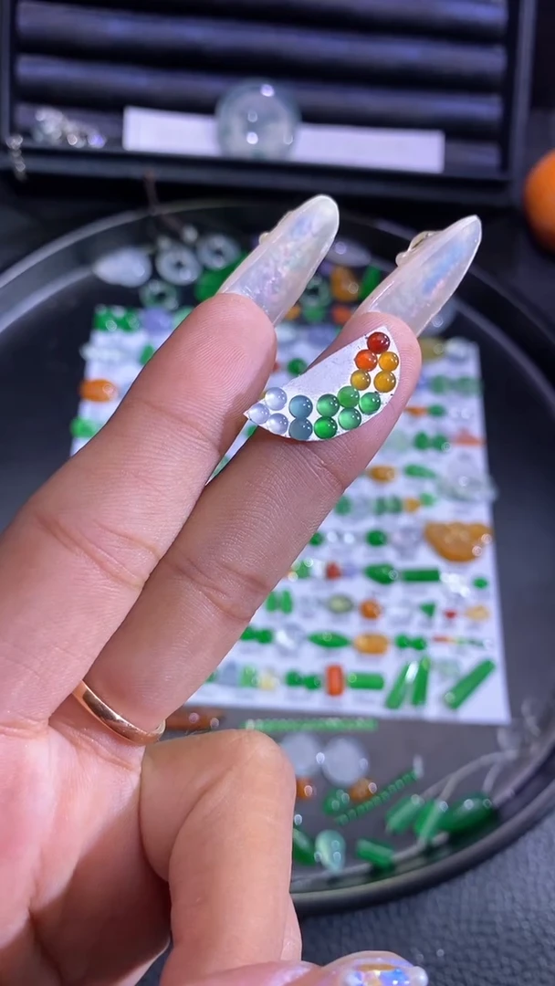 未镶嵌挂件翡翠蛋