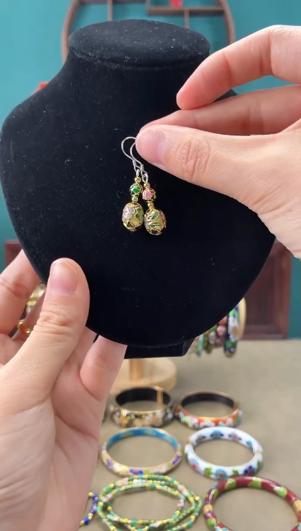 非遗 景泰蓝耳饰 金地枣珠 黑色