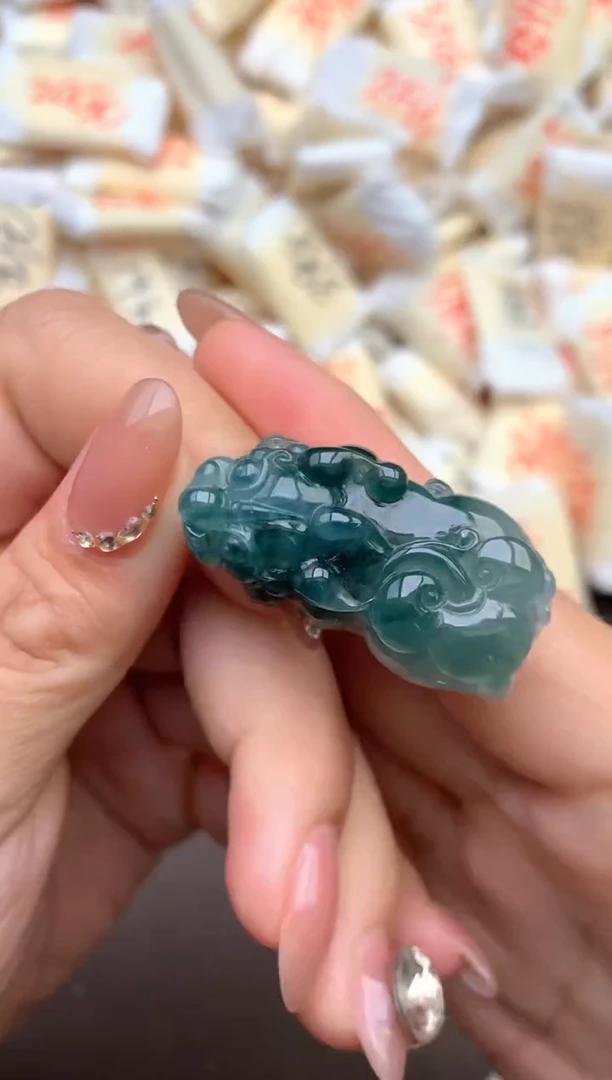 【闪购商品】翡翠挂件未镶嵌 — 