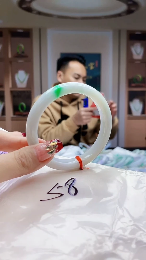 【闪购商品】翡翠手镯未镶嵌   H85-149