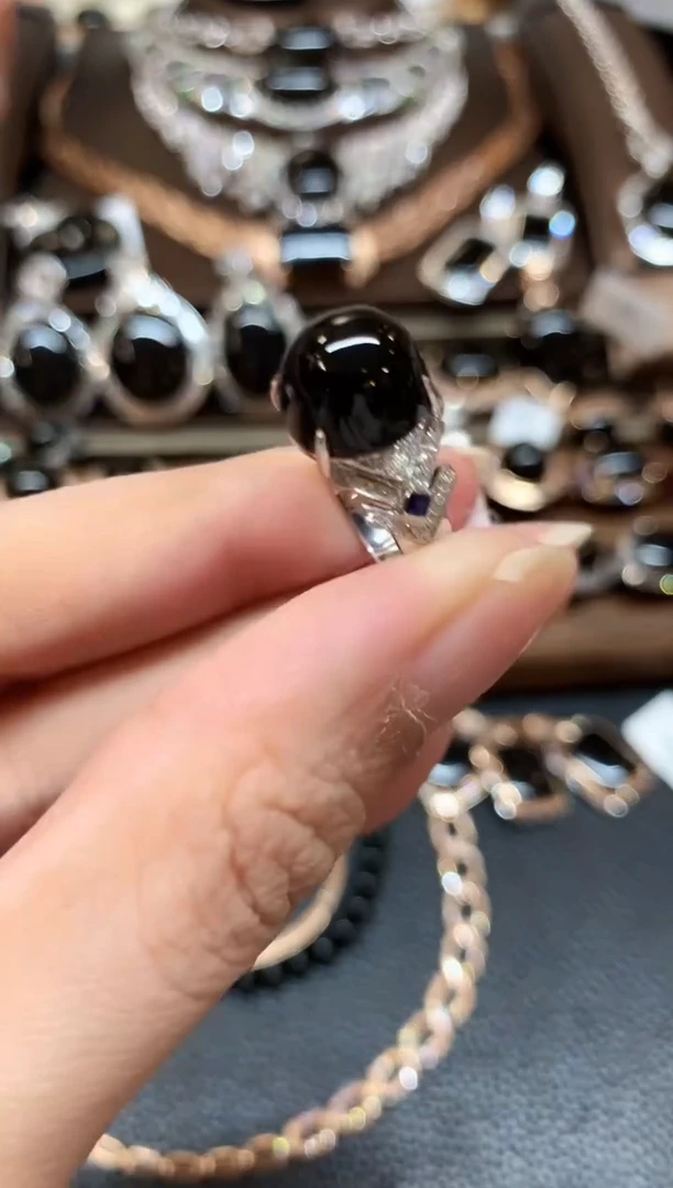 18K金镶嵌戒指翡翠z178不退换