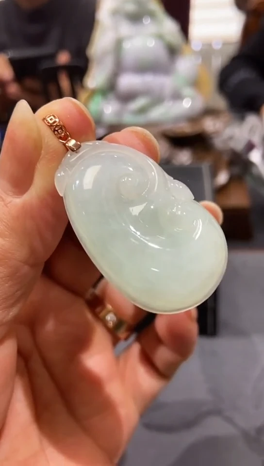 颈饰未镶嵌翡翠小*子吊坠