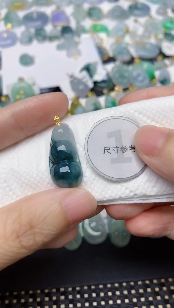 翡翠18K金镶嵌颈饰天然缅甸A货翡翠