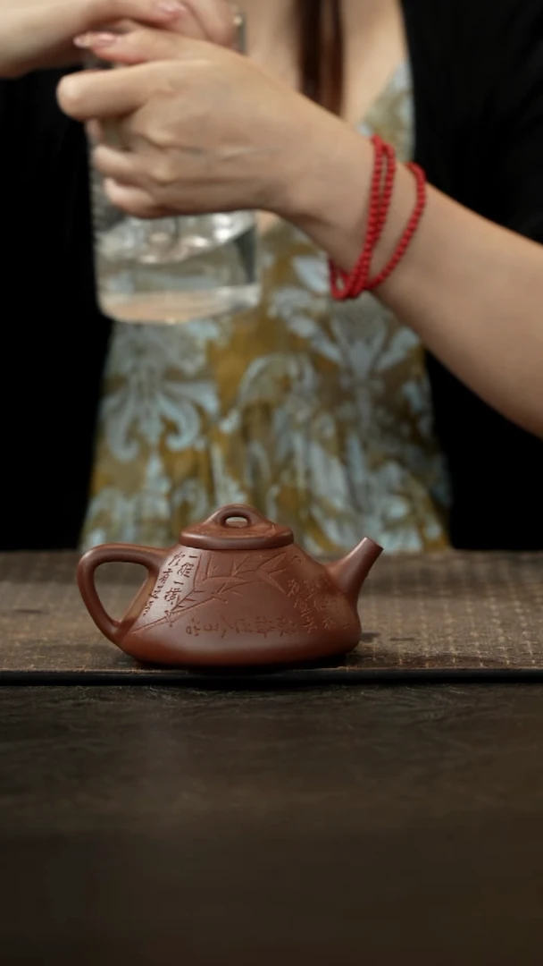 茶壶紫砂底槽青子冶石瓢刻绘200cc