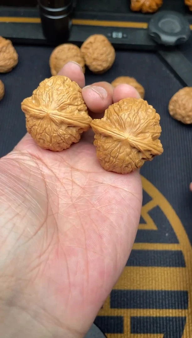 文玩核桃吊坠乾隆磨保36