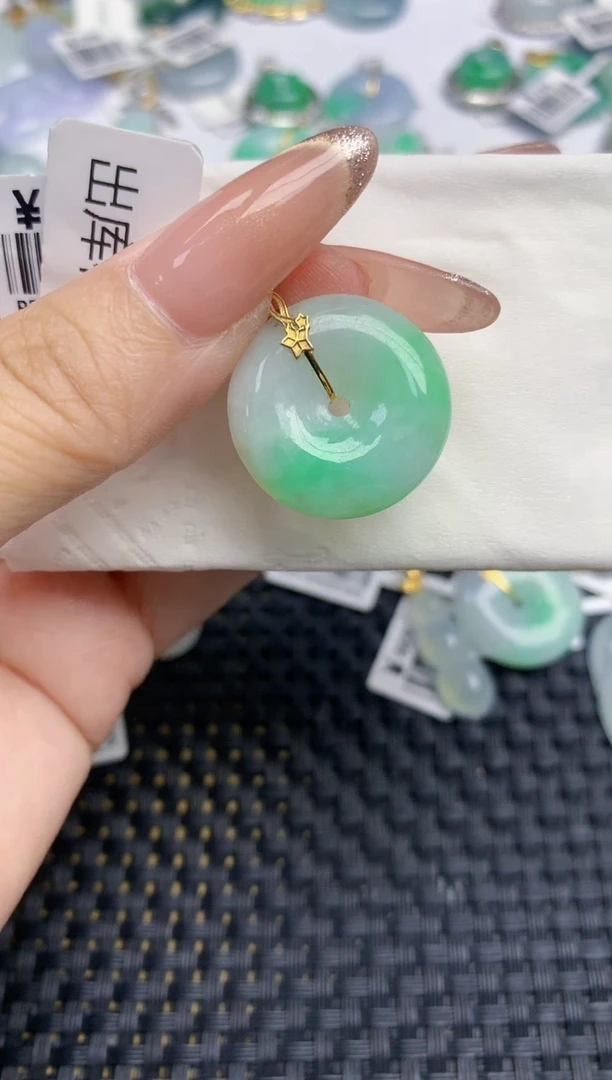 颈饰18K金镶嵌翡翠天然缅甸A货翡翠百元以上9元证书费自理