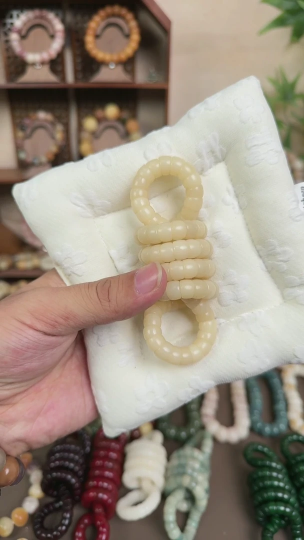 吊坠菩提根/象牙果暖白色108（默认微瑕）