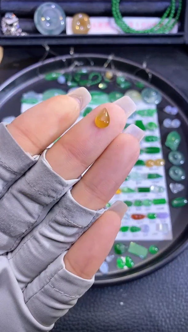 未镶嵌挂件翡翠水滴