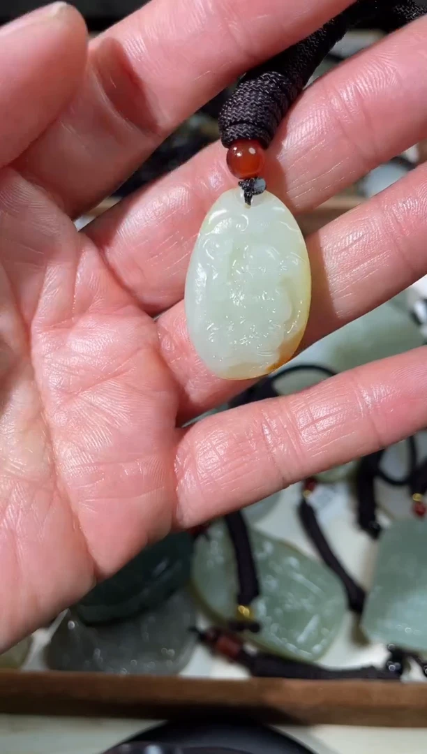 颈饰未镶嵌和田玉颈饰 未镶嵌 和田玉