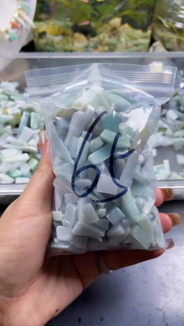 配石翡翠天然翡翠小号500克65