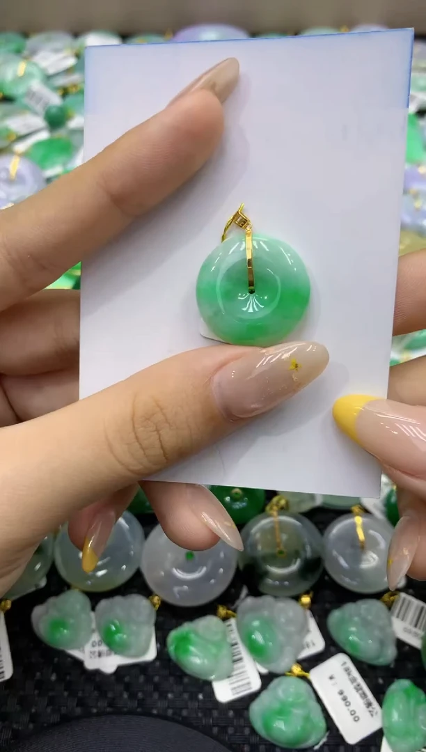 颈饰18K金镶嵌翡翠天然缅甸翡翠A货