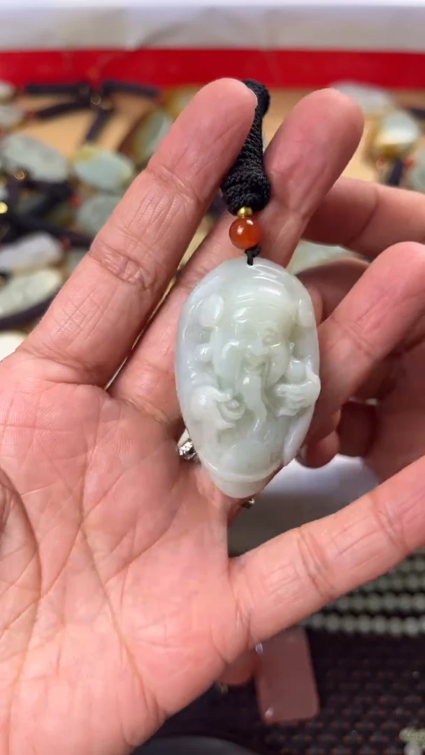 【闪购商品】和田玉颈饰未镶嵌多样性发货没有证书拍一发一有瑕