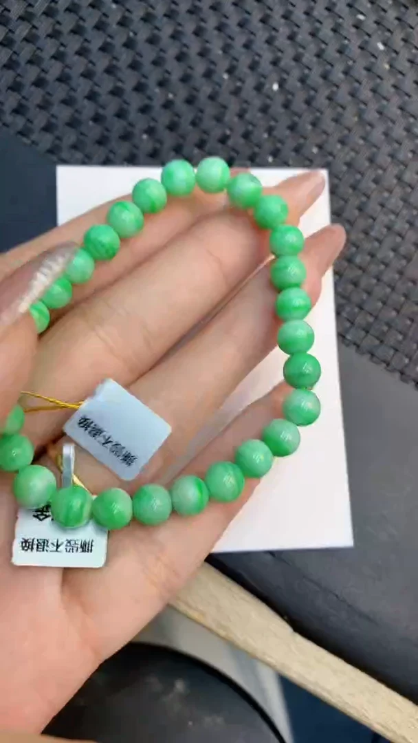 颈饰未镶嵌翡翠1