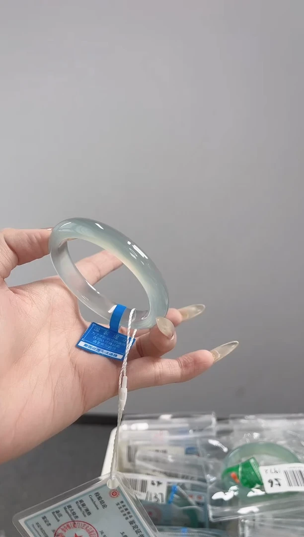 玛瑙/玉髓手镯未镶嵌53-54圈