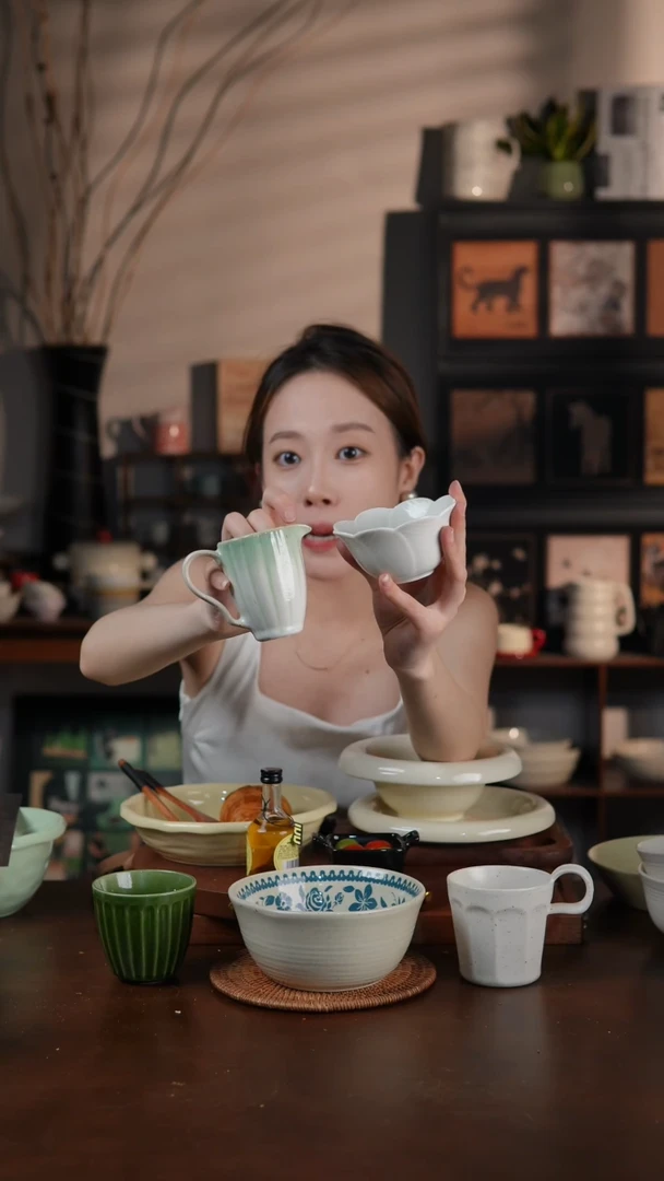 陶瓷绿色窑变小奶壶 花朵小碗两件套  微瑕 凑满20发货
