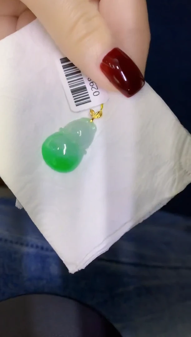 颈饰18K金镶嵌翡翠缅甸天然翡翠A货