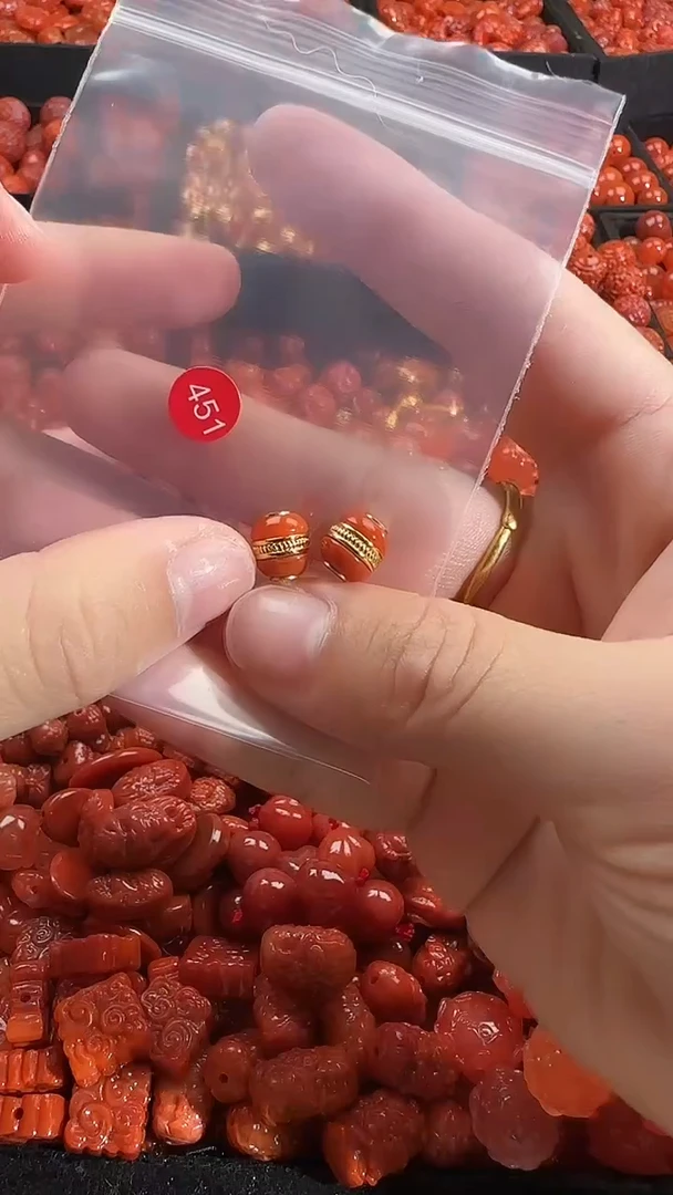 颈饰未镶嵌南红玛瑙1