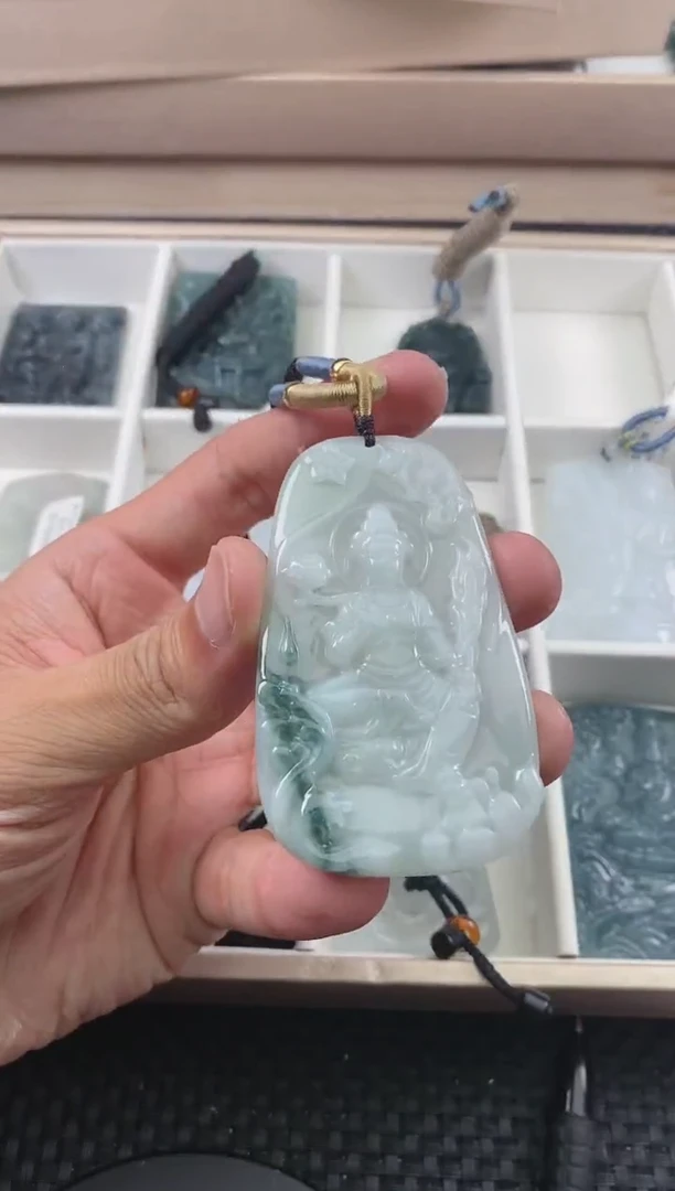 翡翠未镶嵌颈饰