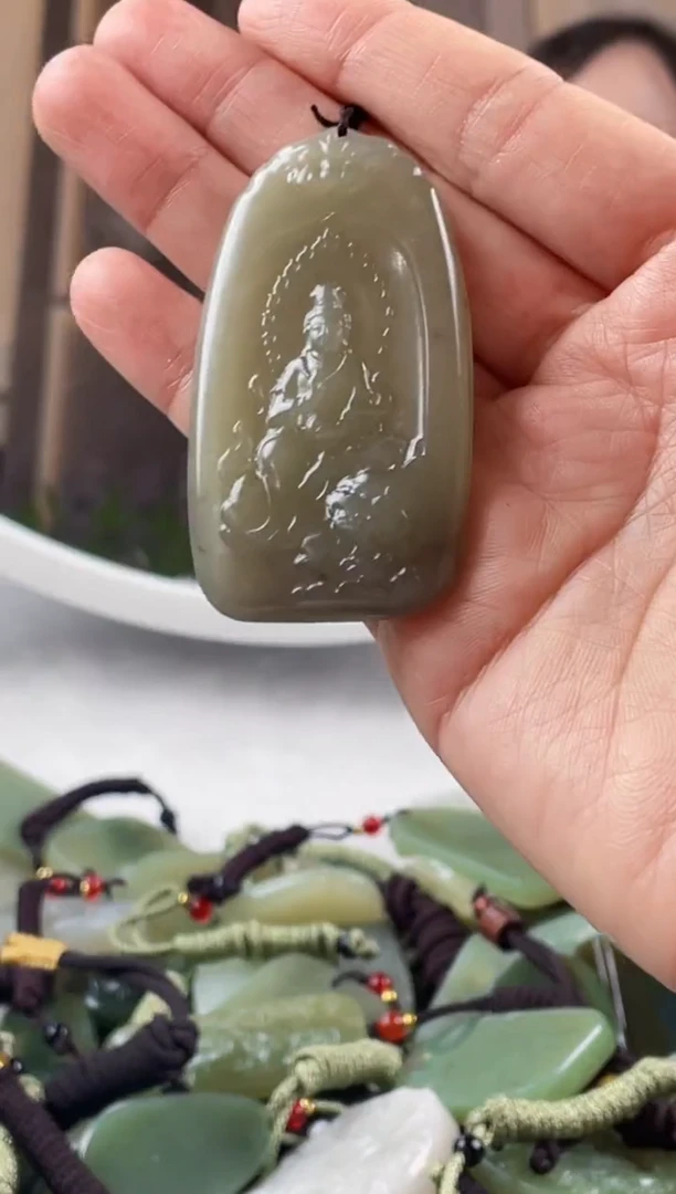 颈饰未镶嵌和田玉拍一发一