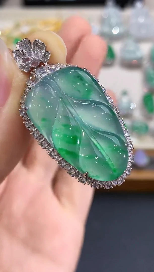 吊坠(不含链)18K金镶嵌翡翠B245