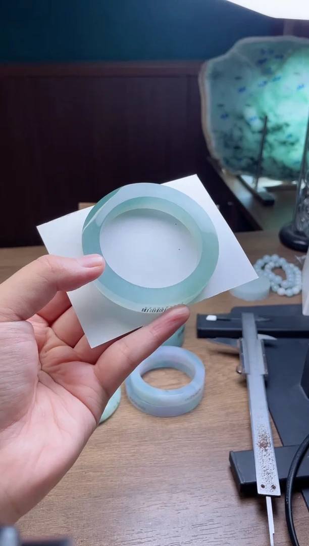 未镶嵌手镯定制翡翠?****?定制