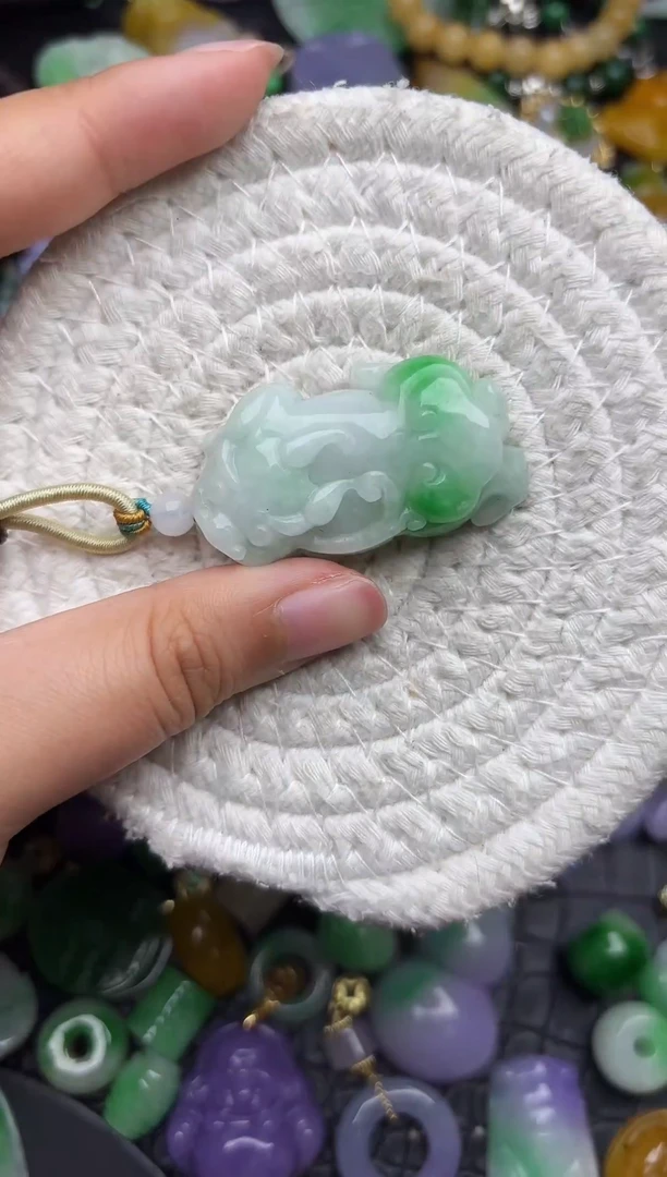 颈饰未镶嵌翡翠缅甸翡翠吊坠